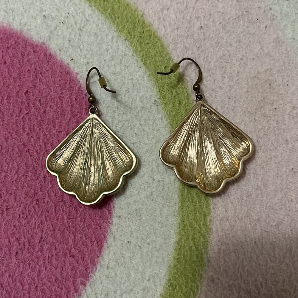 ModCloth Large Shell Earrings - Picture 2 of 2